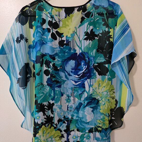 Roz & Ali floral, flowing blouse - Picture 3 of 4